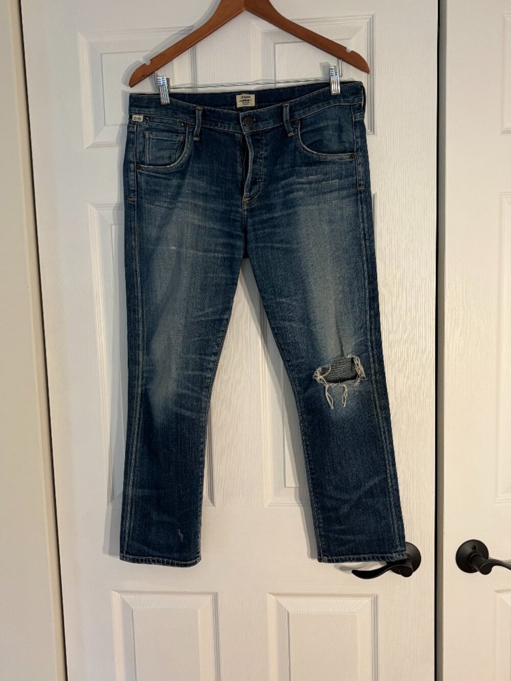 Citizens of Humanity Emerson Slim Boyfriend Distressed Jeans 28